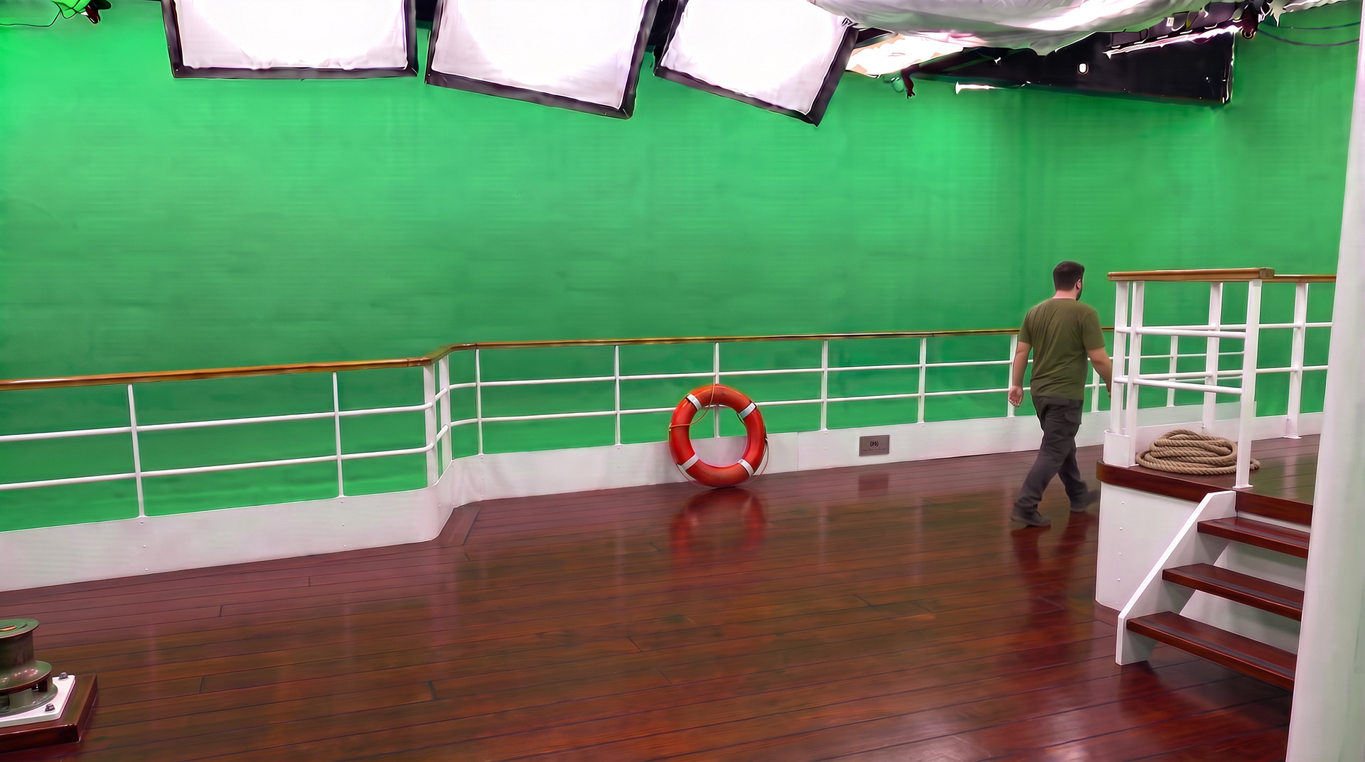 Boat deck installed on a green screen stage at Studio du Château for a video production with compositing and ocean background replacement.