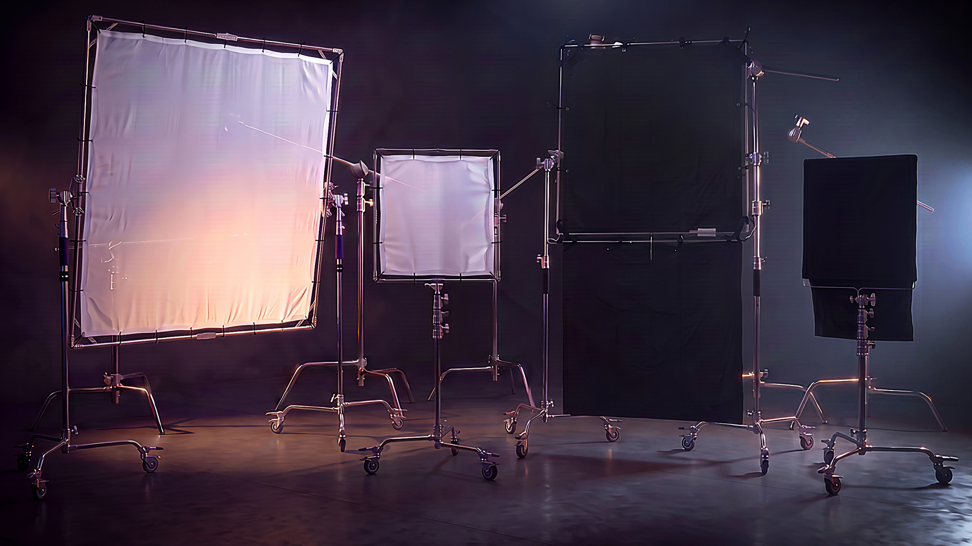 Stands, 8 x 8 and 12 x 12 diffusion frames, black floppies and production accessories available at Studio du Château for studio video shoots.